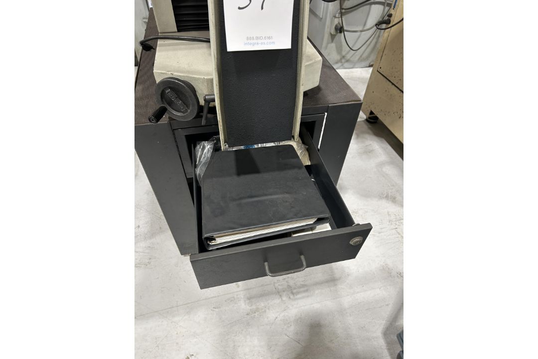 Deltronic DH-214 14" Optical Comparator - Image 3 of 9