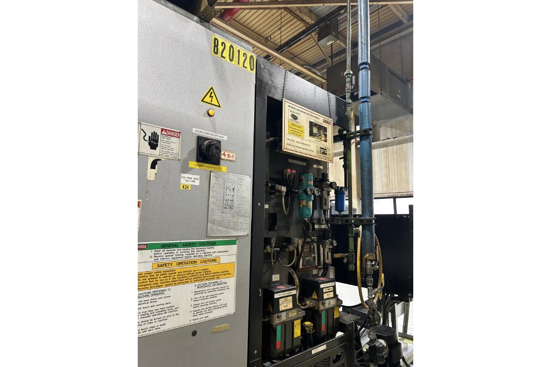 Toyoda FH550SX 4-Axis CNC Horizontal Machining Center - Image 3 of 14
