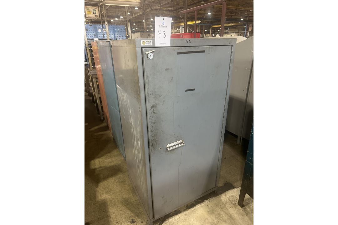 Stanley Vidmar Cabinet - Image 1 of 2