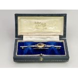 Art Deco bar Brooch with citrine in fitted box, c1920