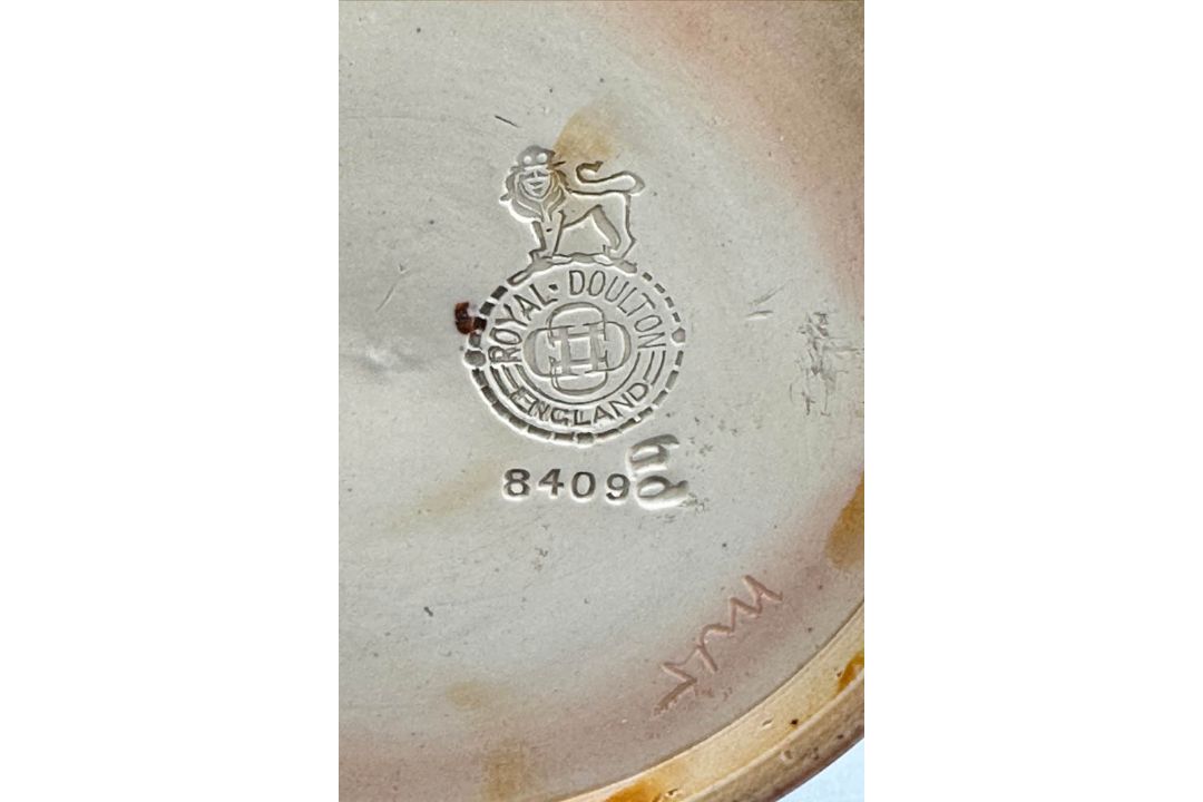 Pair of Royal Doulton Spill Vases with gilt decoration, model number 8409, 1920s - Image 7 of 7