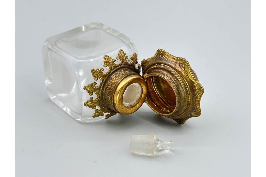 Two Palais Royal or Grand Tour Perfume Bottles, French, second half C19th - Image 10 of 10