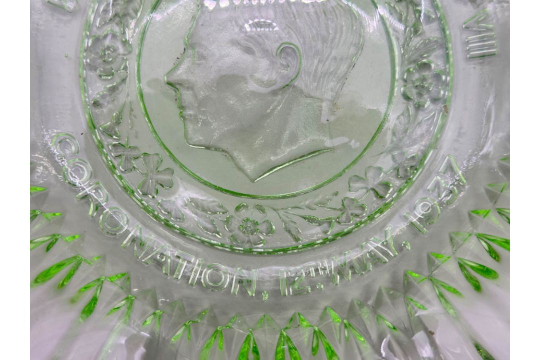 A rare green pressed glass Commemoration Plate for the coronation of Edward VIII on 12th May 1937 - Image 6 of 8