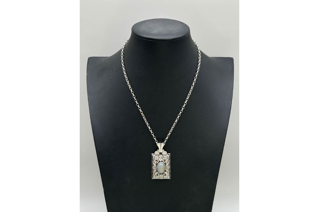 Art Nouveau silver pendant Necklace with chalcedony, probably France or Belgium c1920 - Image 9 of 9