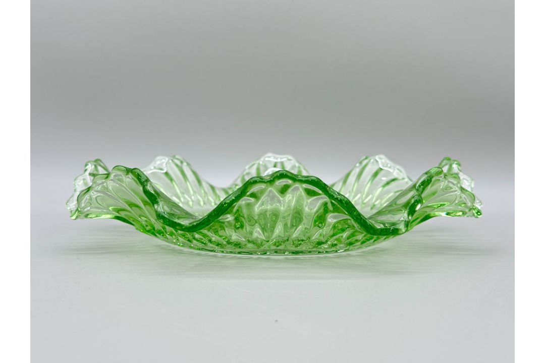 A rare green pressed glass Commemoration Plate for the coronation of Edward VIII on 12th May 1937 - Image 3 of 8