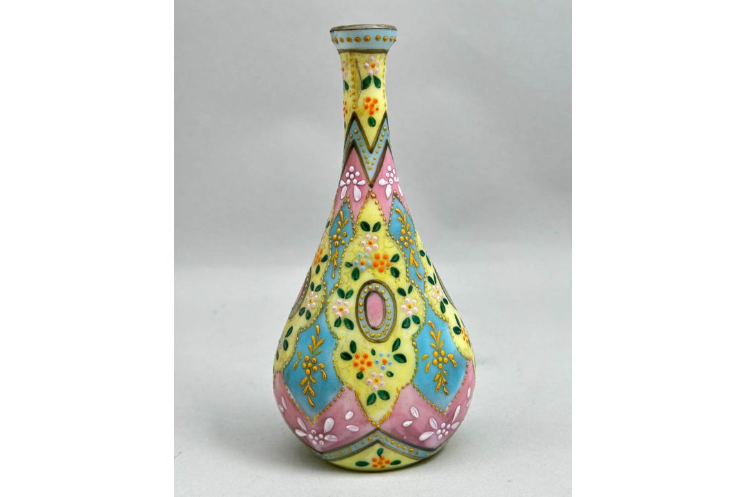 Pair of Bohemian Harrach Glass Vases, Morocco pattern, second half C19th - Image 7 of 10