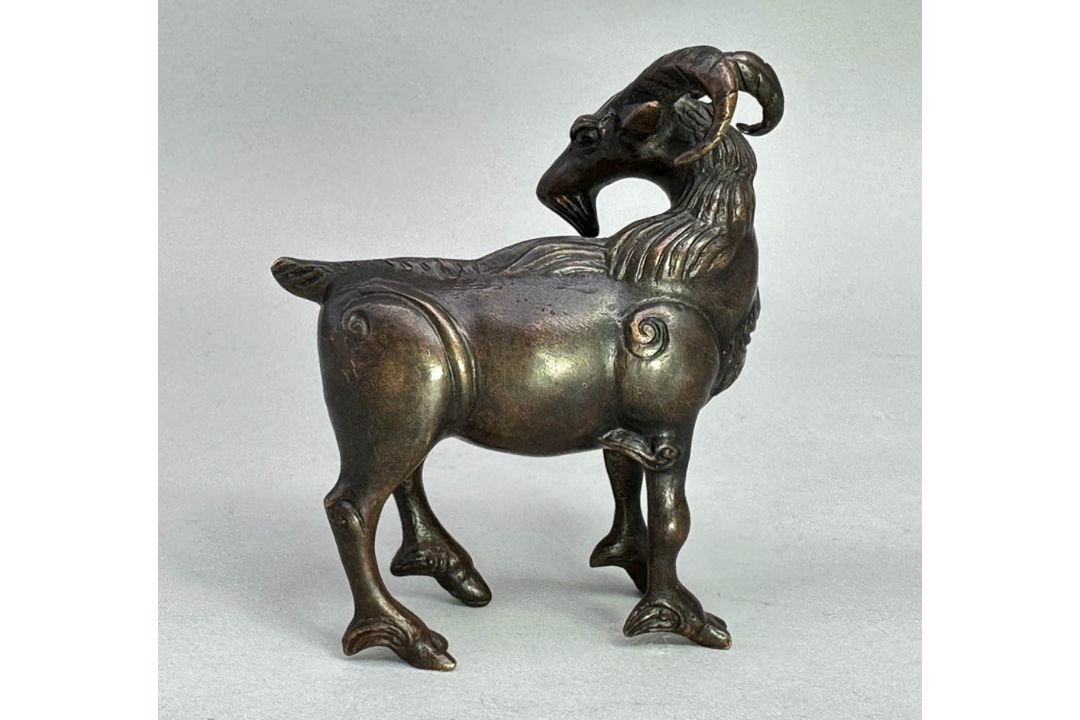 Chinese Bronze Scroll Weight in the form of a standing Goat, Qing Dynasty (1644-1912) - Image 4 of 8