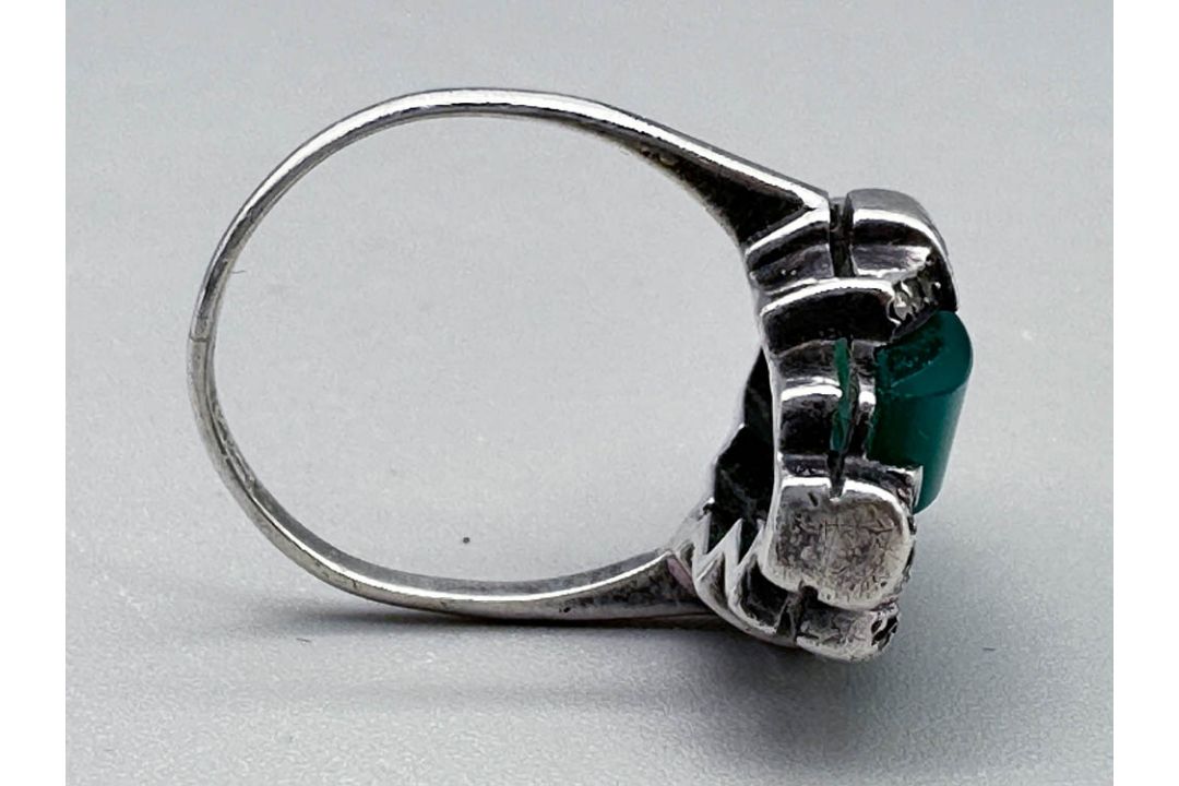 Art Deco silver Ring with chalcedony plaques and marcasites, c1930 - Image 5 of 5