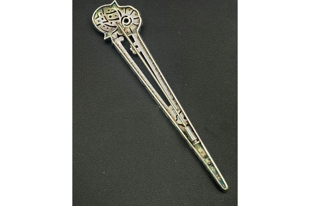 Stunning Art Deco silver brooch with paste stones, c1930 - Image 5 of 9