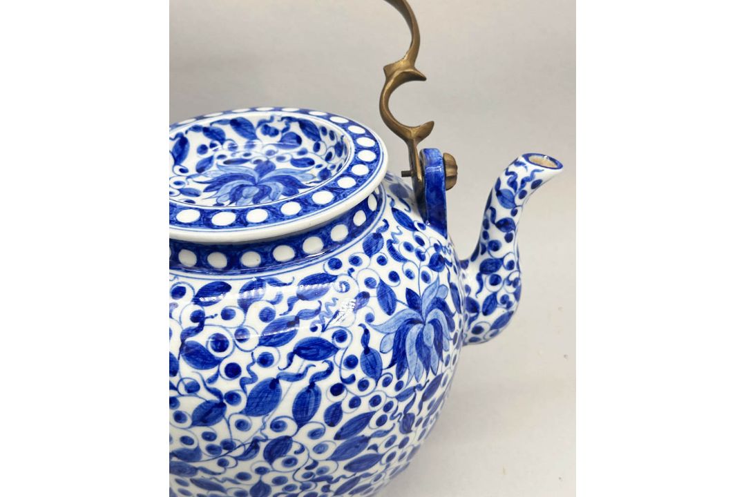 Exceptionally large Chinese Blue and White Teapot with metal handle, late C19th - Image 3 of 10