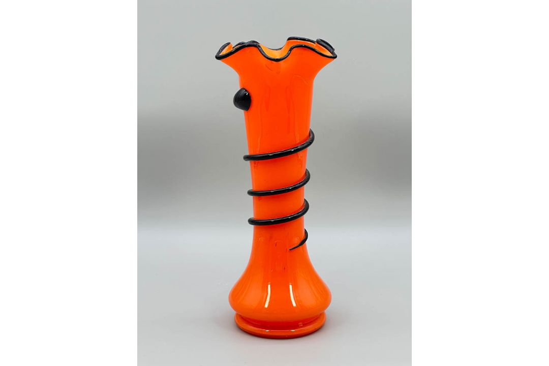 Orange tango glass Vase, possibly Loetz, Czechoslovakia , 1920s/1930s - Image 2 of 6