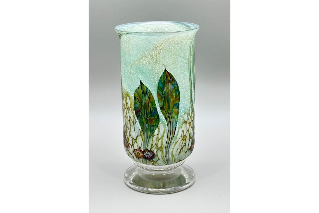 Cameo art glass Vase decorated lilies, Jonathan Harris Glass, signed and dated 2006 - Image 4 of 12