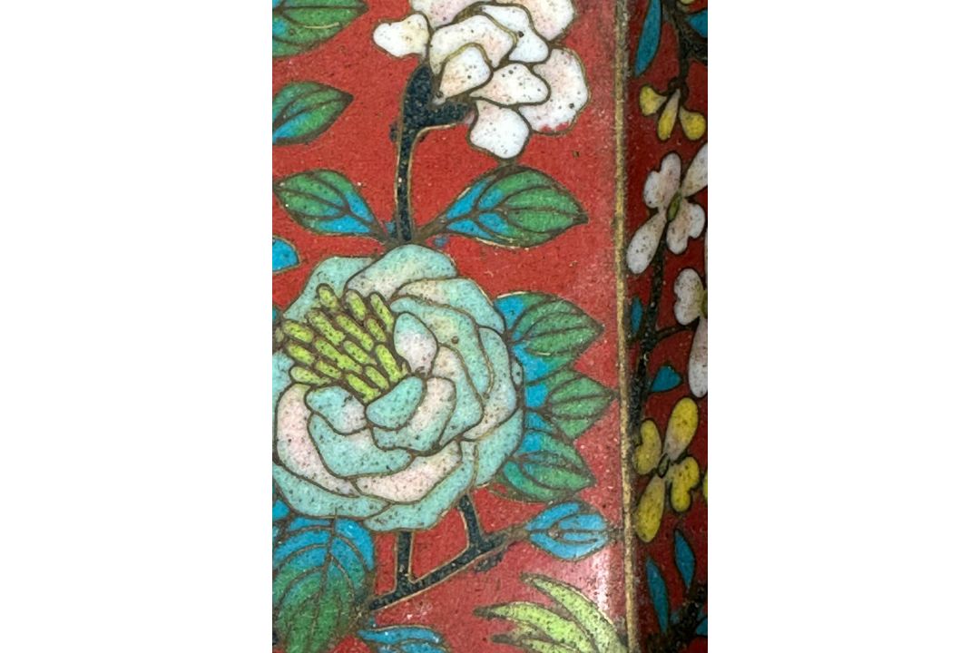 Chinese Cloisonne Small Tray decorated with Flowers and Rocks, 19th Century - Image 7 of 8