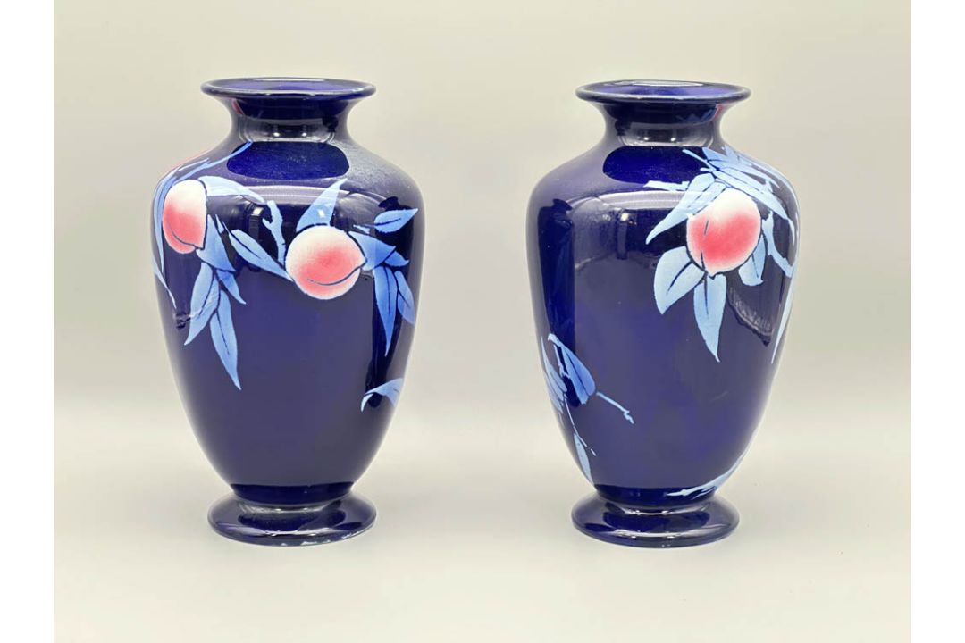 Pair of Shelley ware Peaches or Japanese Fruit design Vases, pattern no 8677, 1930s - Image 2 of 10