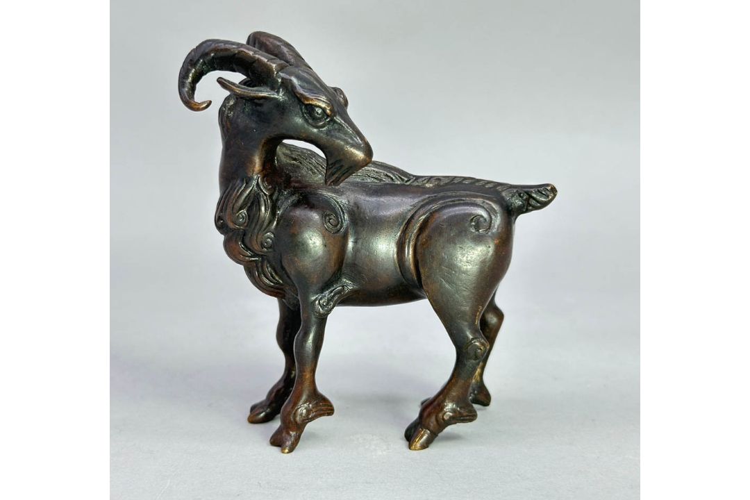Chinese Bronze Scroll Weight in the form of a standing Goat, Qing Dynasty (1644-1912) - Image 2 of 8