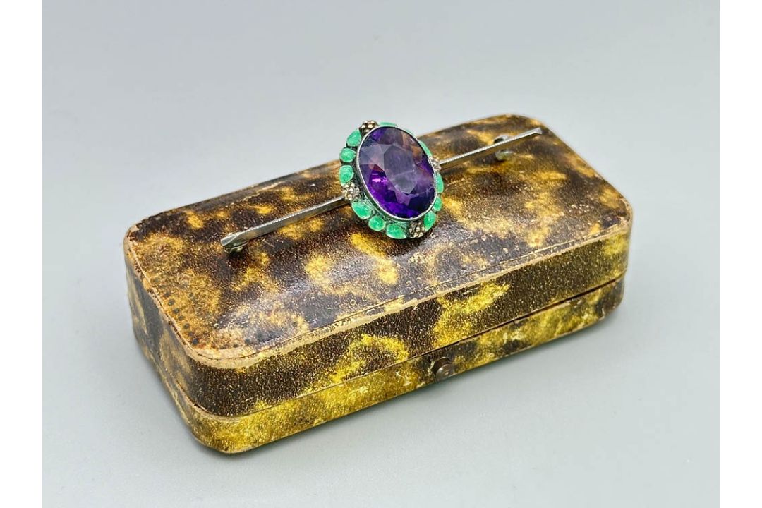 Art Nouveau brooch with a large amethyst and enamel work set in silver, c1920 - Image 8 of 8