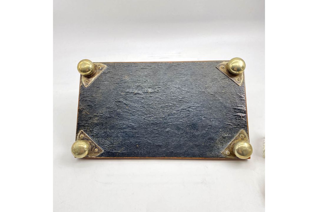 Victorian ships inkwell with original fitted ink pots c1900 - Image 7 of 7