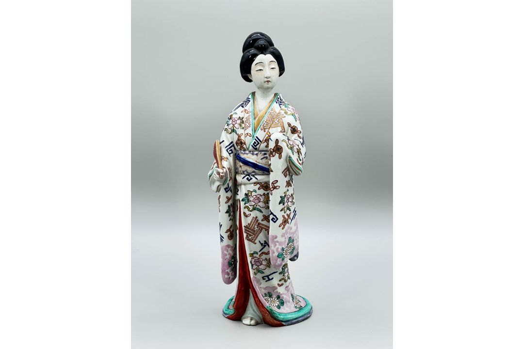 Japanese Arita figure of a Bijin, second half C19th - Image 1 of 10