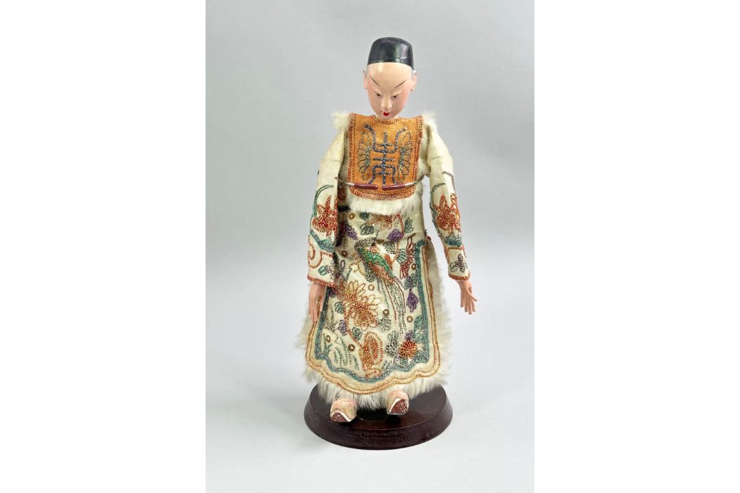 Chinese Doll of a man dressed in traditional costume, signed, early C20th. - Image 1 of 10