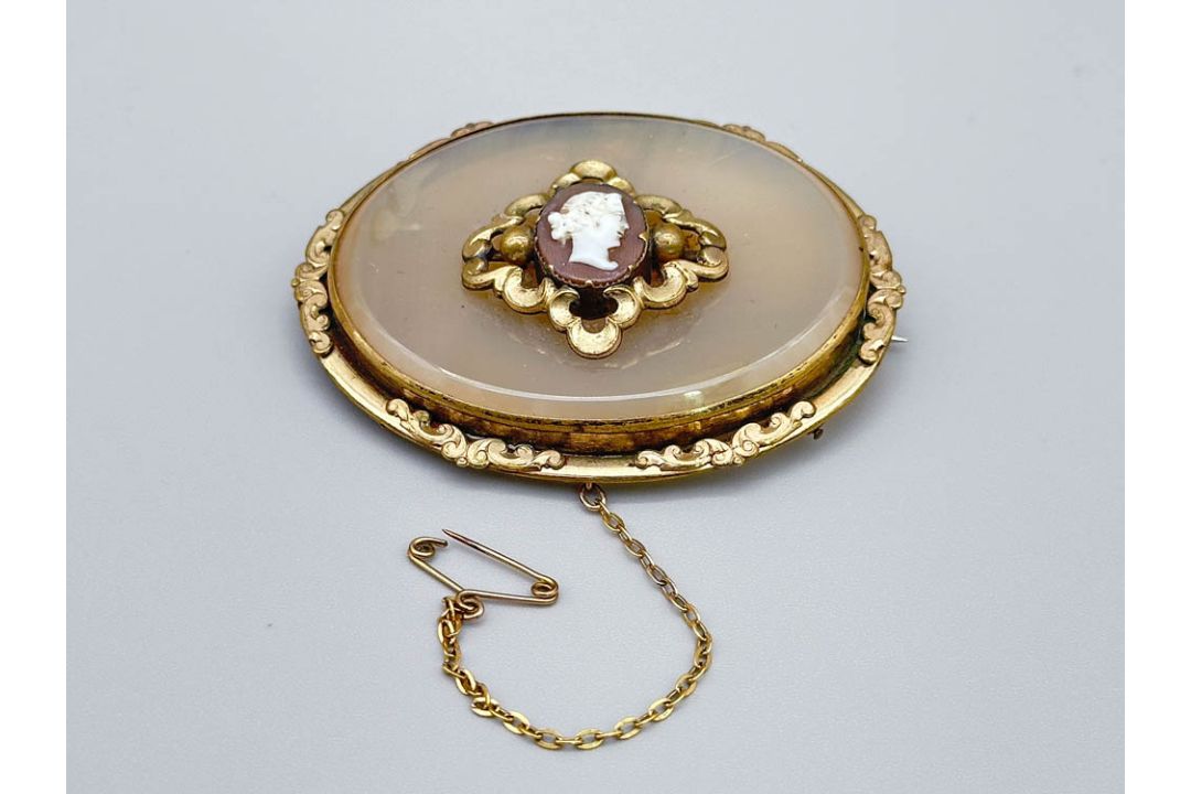 Georgian agate brooch with cameo mount, c1820 - Image 1 of 6