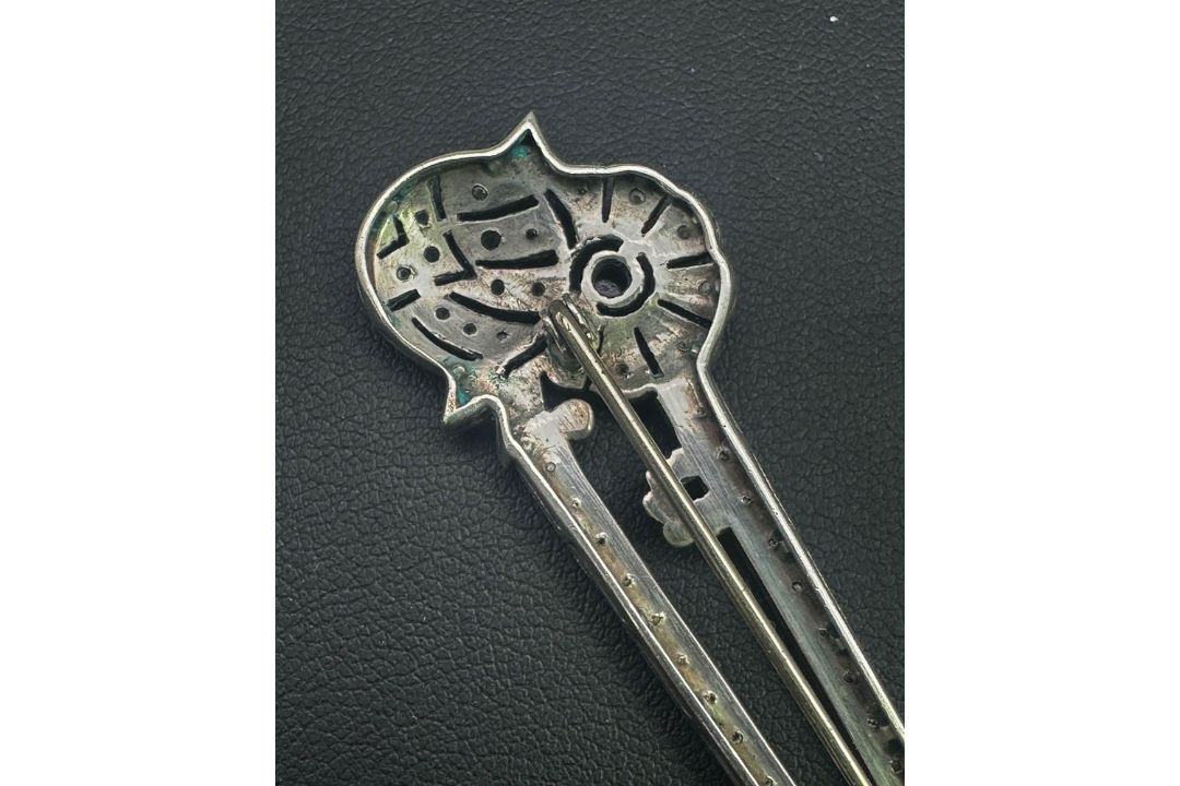 Stunning Art Deco silver brooch with paste stones, c1930 - Image 6 of 9