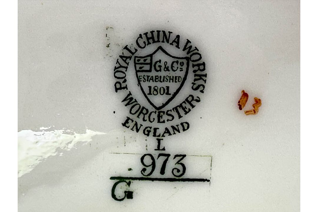 Pair of Royal Worcester Grainger and Co Vases, date mark for 1902 - Image 8 of 8
