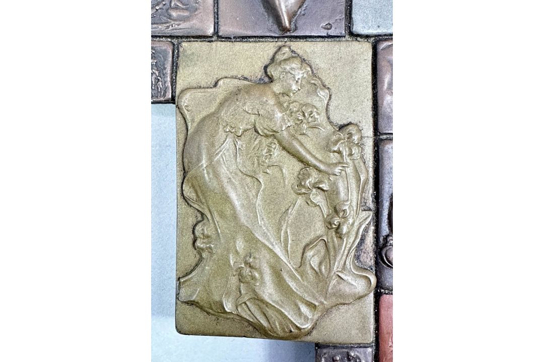 Wall plaque by Giovanni Schoeman depicting classical style figures, signed, 1970s - Image 3 of 7