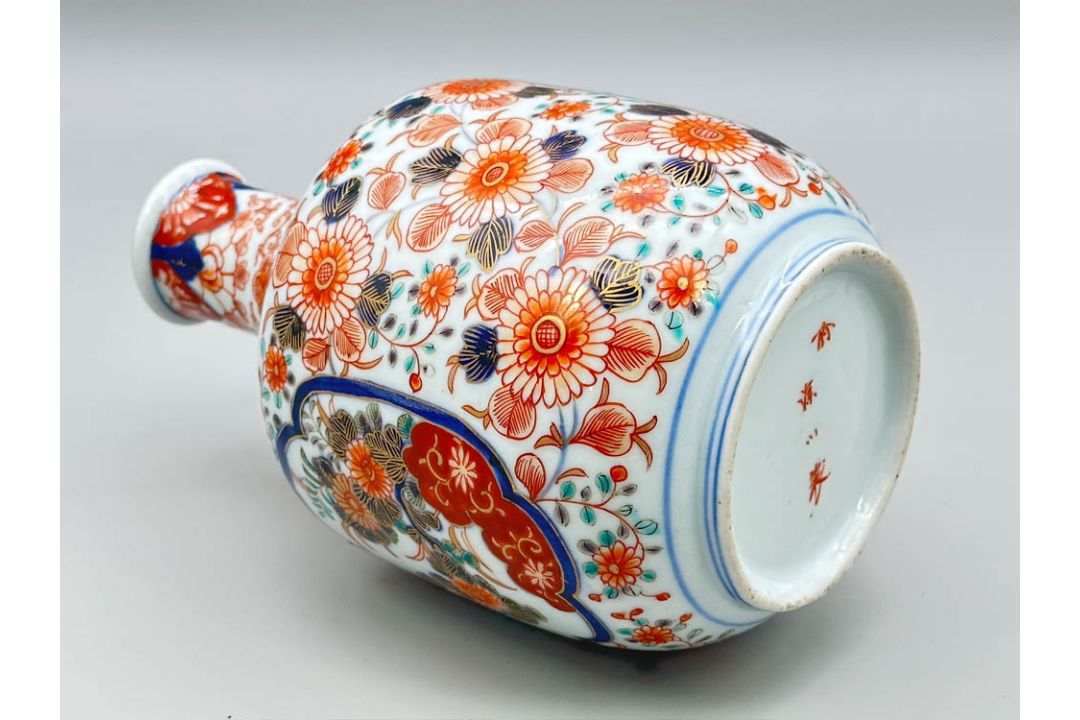 Japanese Fukagawa Imari Vase of Sake Bottle Form, Koransha Mark, circa 1880 - Image 7 of 8