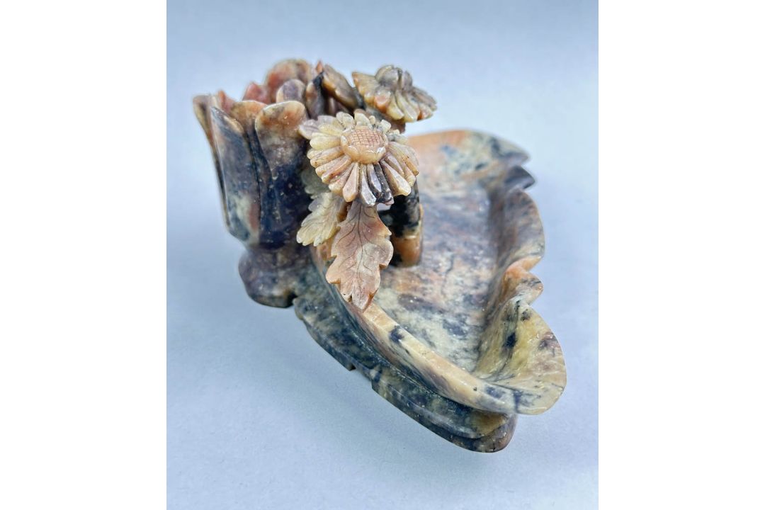 Chinese Soapstone Brushwasher with flowering lotus, early C20th - Image 4 of 10