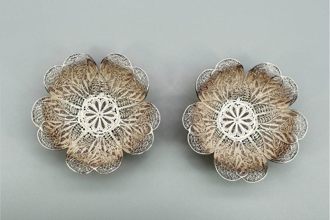 Pair of Silver Filigree Bonbonnieres, possibly Portugese, early C20th - Image 4 of 8