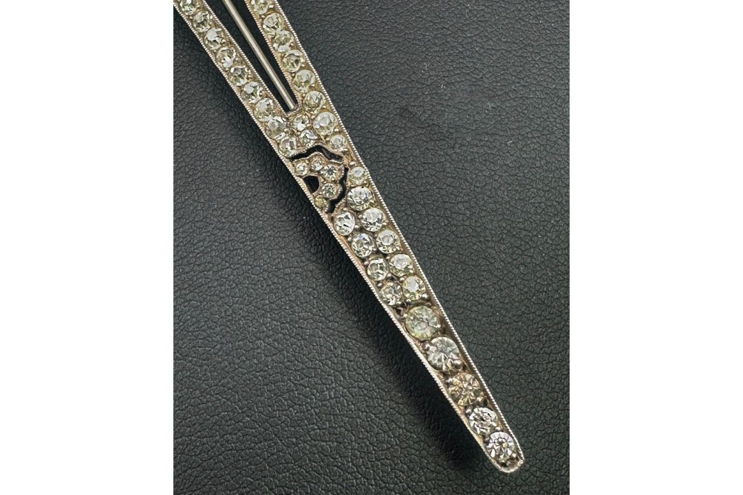 Stunning Art Deco silver brooch with paste stones, c1930 - Image 4 of 9