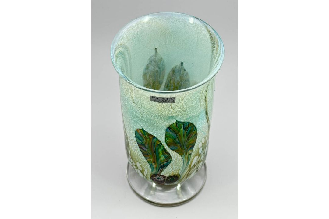 Cameo art glass Vase decorated lilies, Jonathan Harris Glass, signed and dated 2006 - Image 6 of 12