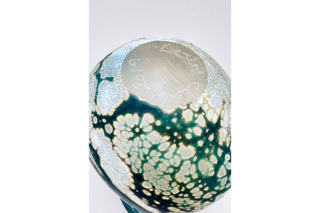 Wylde Green Perfume Bottle, Lesley Ann Clarke Glass, signed and dated 2019 - Image 7 of 8