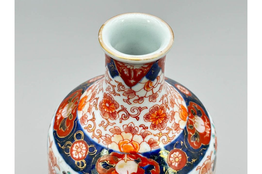 Japanese Fukagawa Imari Vase of Sake Bottle Form, Koransha Mark, circa 1880 - Image 5 of 8