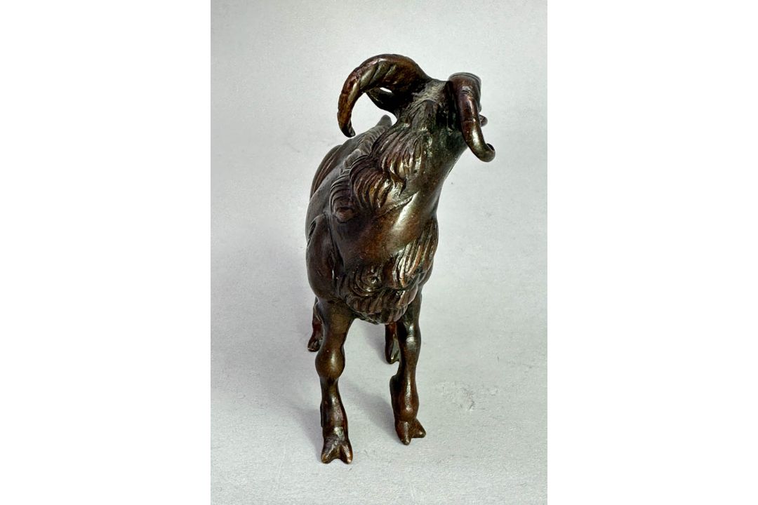 Chinese Bronze Scroll Weight in the form of a standing Goat, Qing Dynasty (1644-1912) - Image 5 of 8