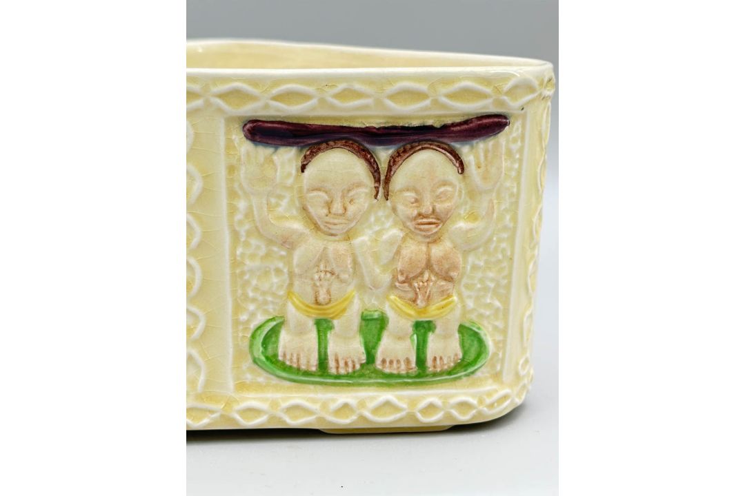 Unusual Pair of triangular form Aztec pattern Planters, Shorter and Son, second half C20th - Image 7 of 12