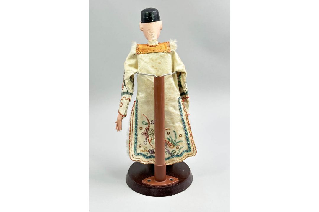 Chinese Doll of a man dressed in traditional costume, signed, early C20th. - Image 3 of 10