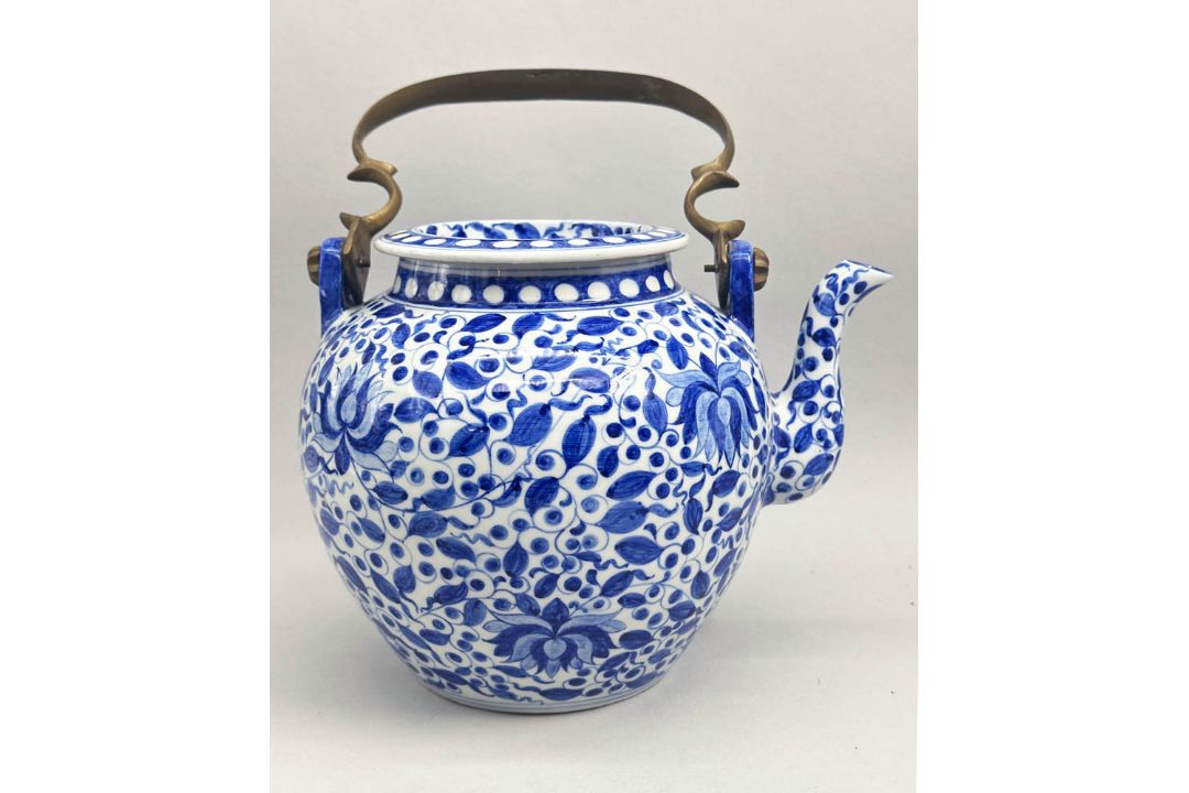 Exceptionally large Chinese Blue and White Teapot with metal handle, late C19th - Image 2 of 10