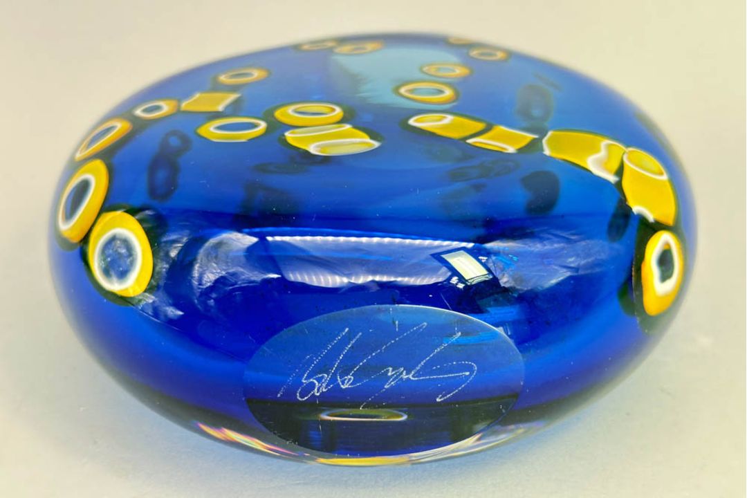 Hula Pattern glass Vase by Bob Crooks, signed by the artist, modern - Image 6 of 7