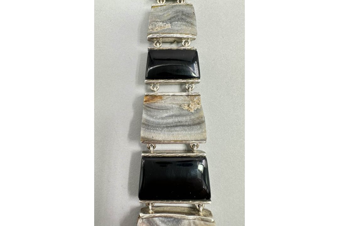 Druzy Quartz and Onyx panel Bracelet, probably Scottish c1940 - Image 4 of 6