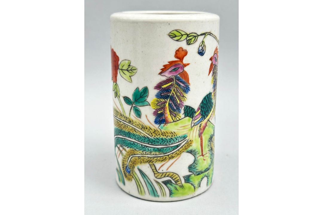 Chinese Famille Rose Brush Pot (bitong) decorated phoenix, rocks and peony, late C19th - Image 4 of 6