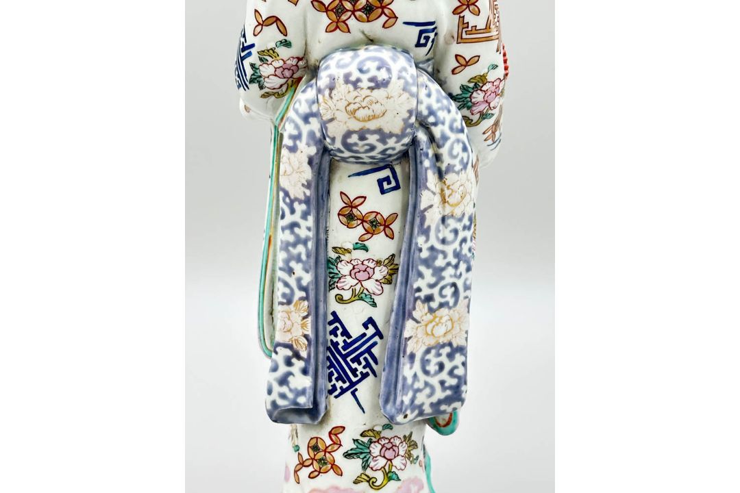 Japanese Arita figure of a Bijin, second half C19th - Image 8 of 10