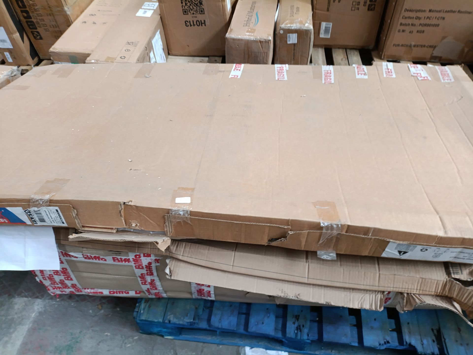 ONE PALLET TO CONTAIN AN OUTDOOR GARDEN COVER STORAGE BOX AND ANOTHER FURNITURE ITEM