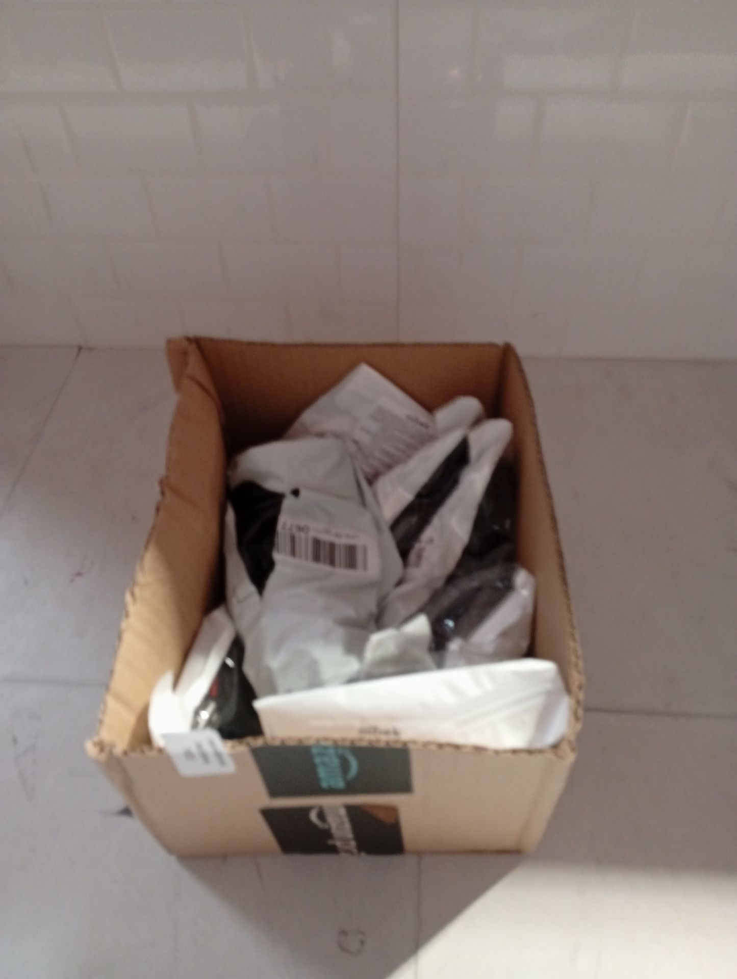 RRP £76.71 Total, Lot Consisting of 8 Items - See Description.