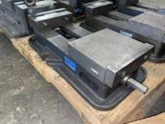 Kurt Mdl. D80 Precision 8" Machine Vise