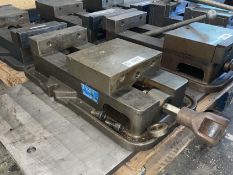Kurt Mdl. D80 Precision 8" Machine Vise