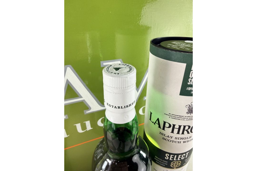70cl bottle of Laphroaig Select Whiskey & Tube Box - Image 3 of 4