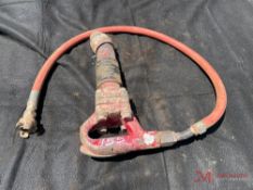 PNEUMATIC CHIPPING HAMMER
