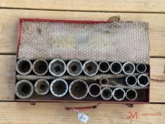 SOCKET SET W/ CASE