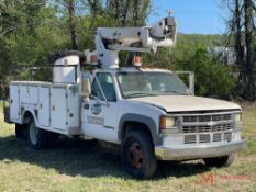 2001 CHEVROLET 3500 HD BUCKET TRUCK
